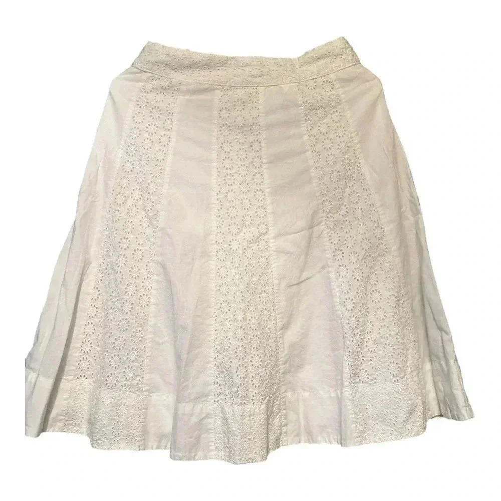 Whimsical White Lace Skirt Size 4 - Picture 2 of 3